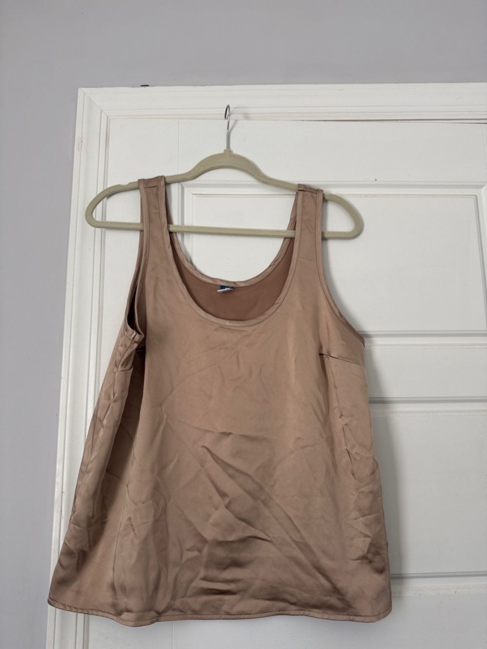 Old Navy Women's Tank Top in Taupe Size Medium